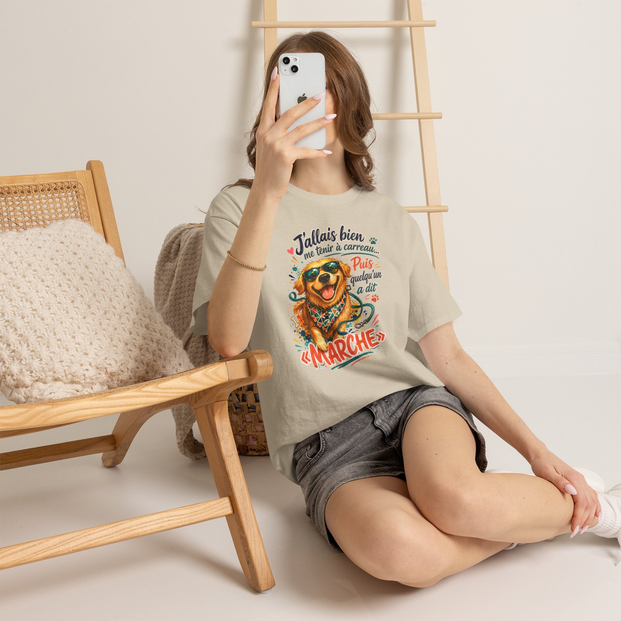 Dog Golden Retriever Walking T‑Shirt French Phrase J'allais bien me tenir à carreau