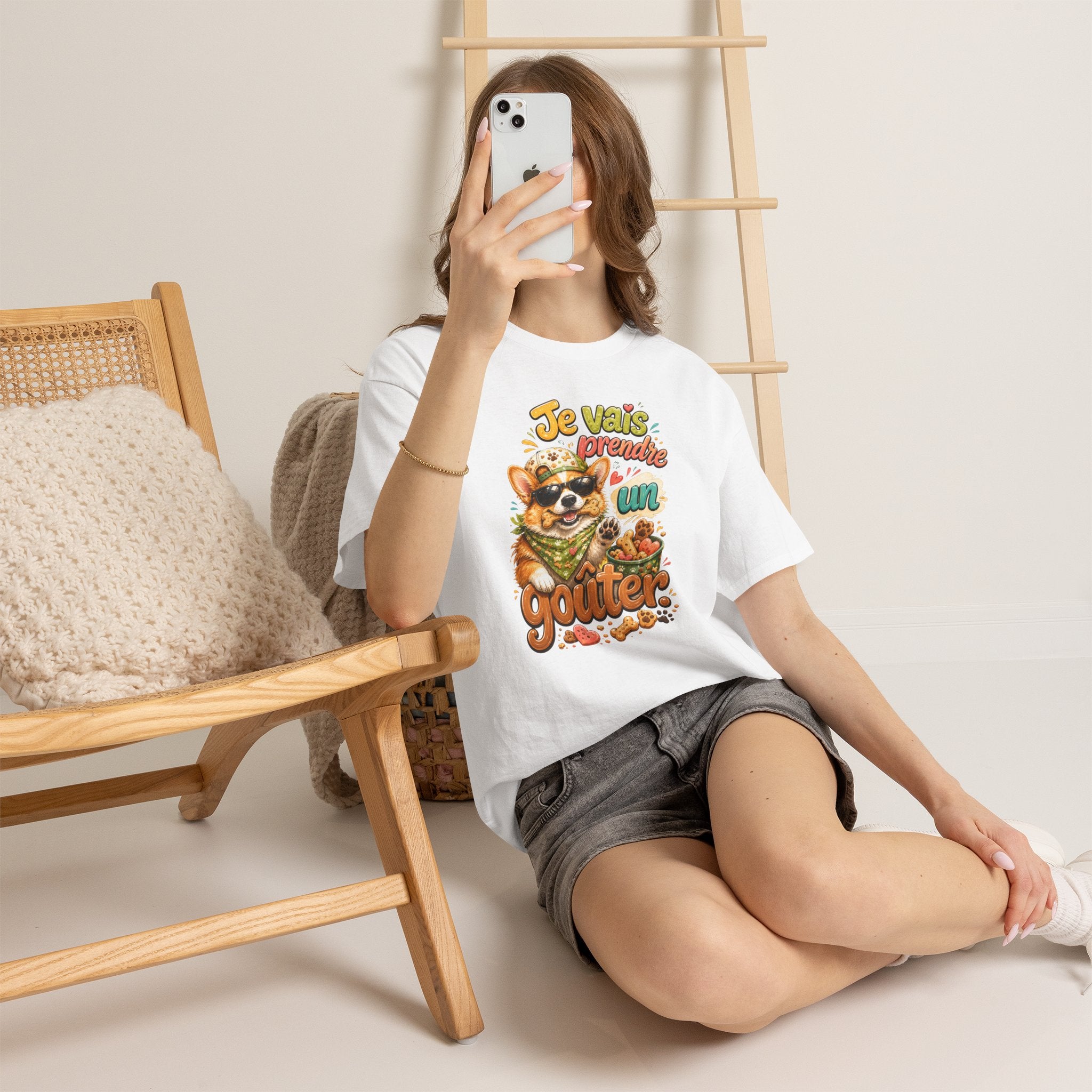 Corgi Snack Je vais prendre un goûter Cute French Dog Graphic T-Shirt