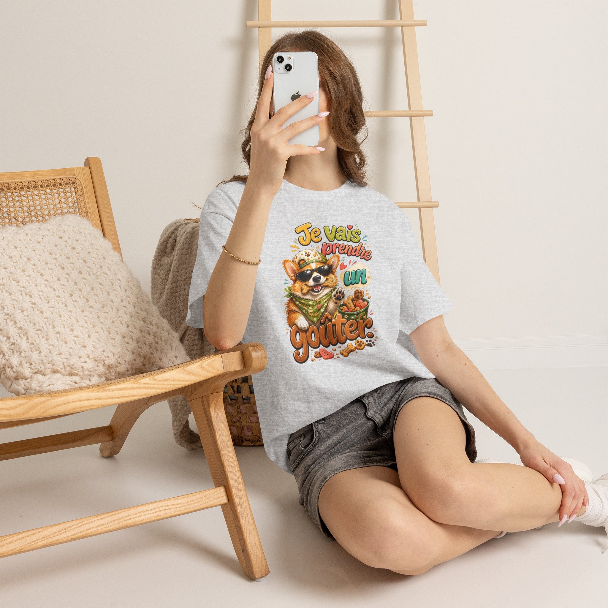 Corgi Snack Je vais prendre un goûter Cute French Dog Graphic T-Shirt