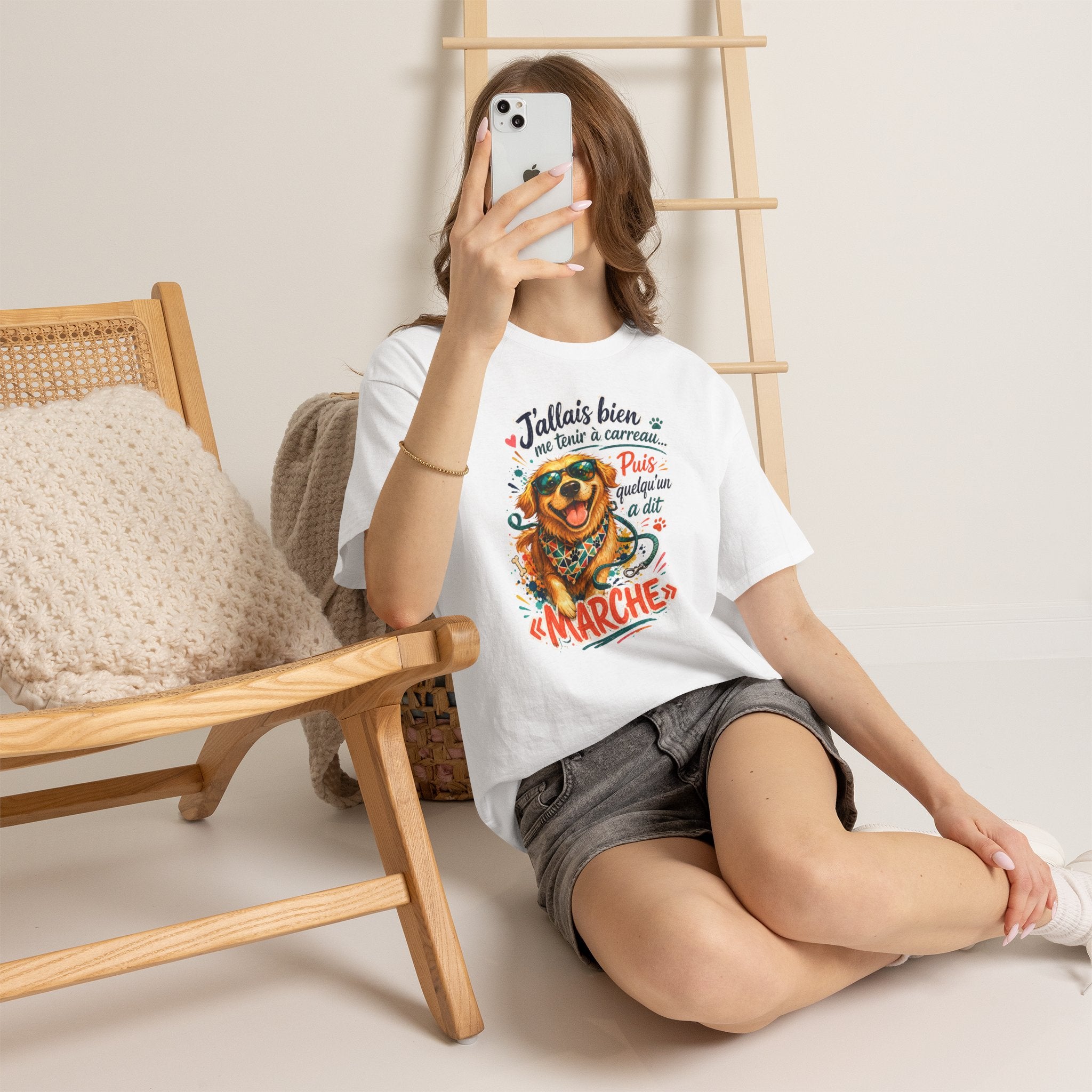 Dog Golden Retriever Walking T‑Shirt French Phrase J'allais bien me tenir à carreau